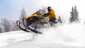 BushLife - A Guide to Snowmobiling