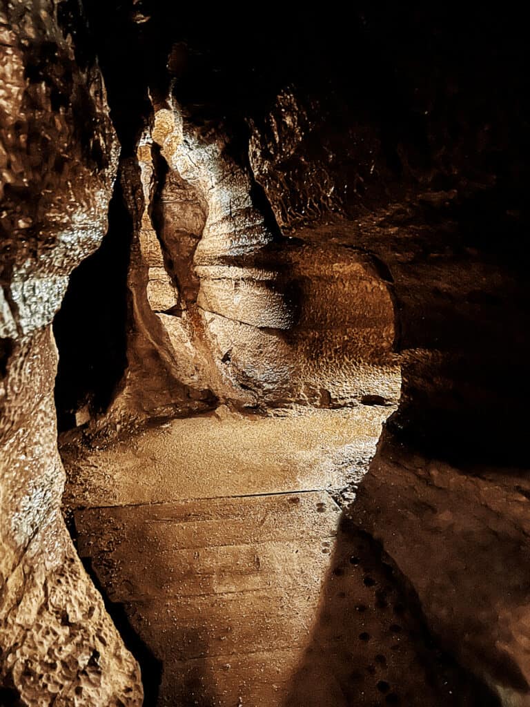 BushLife - Bonnechere Cave Passage