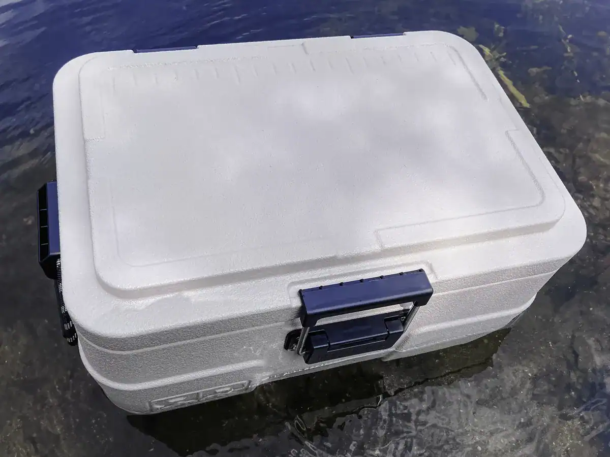 flat side of the rugged road 45 cooler lid