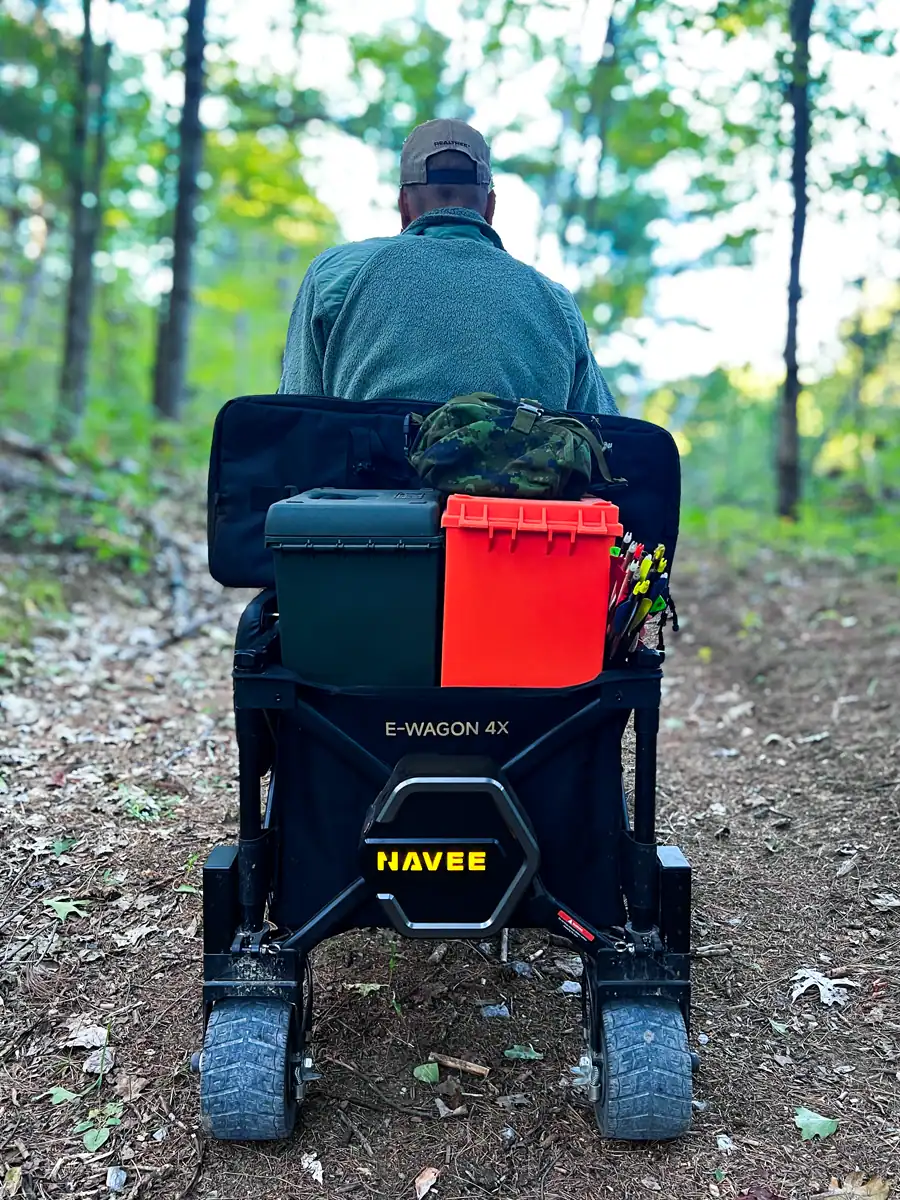 NAVEE E-Wagon 4X Electric Utility Cart Review: 80km All-Terrain Test 14 Navee E-Wagon 4X backside with lit battery