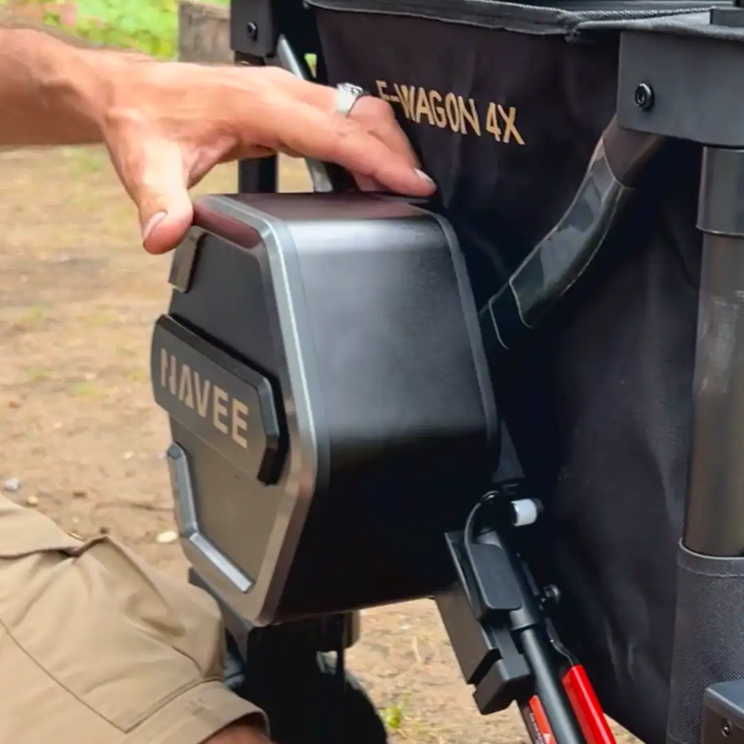 NAVEE E-Wagon 4X Electric Utility Cart Review: 80km All-Terrain Test 4 installing the battery on the navee e-wagon